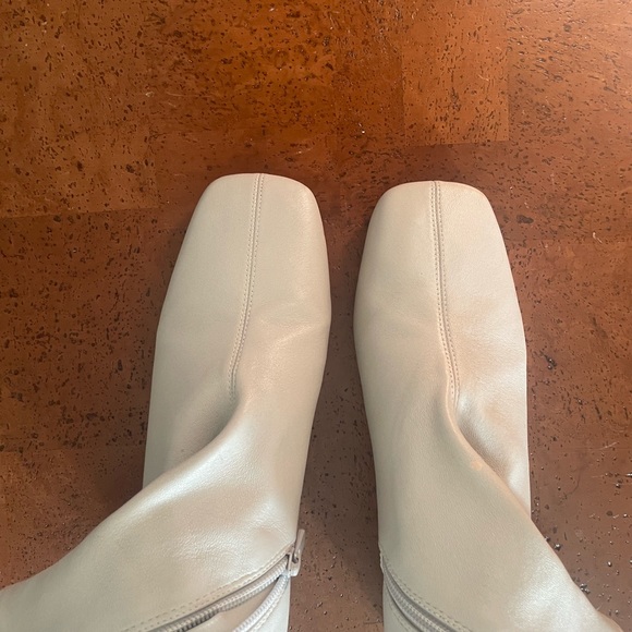 & Other stories white square toe booties - Picture 2 of 4